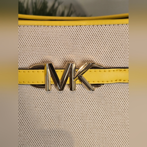 Michael Kors Reed Large Tote Bag - Picture 11 of 12